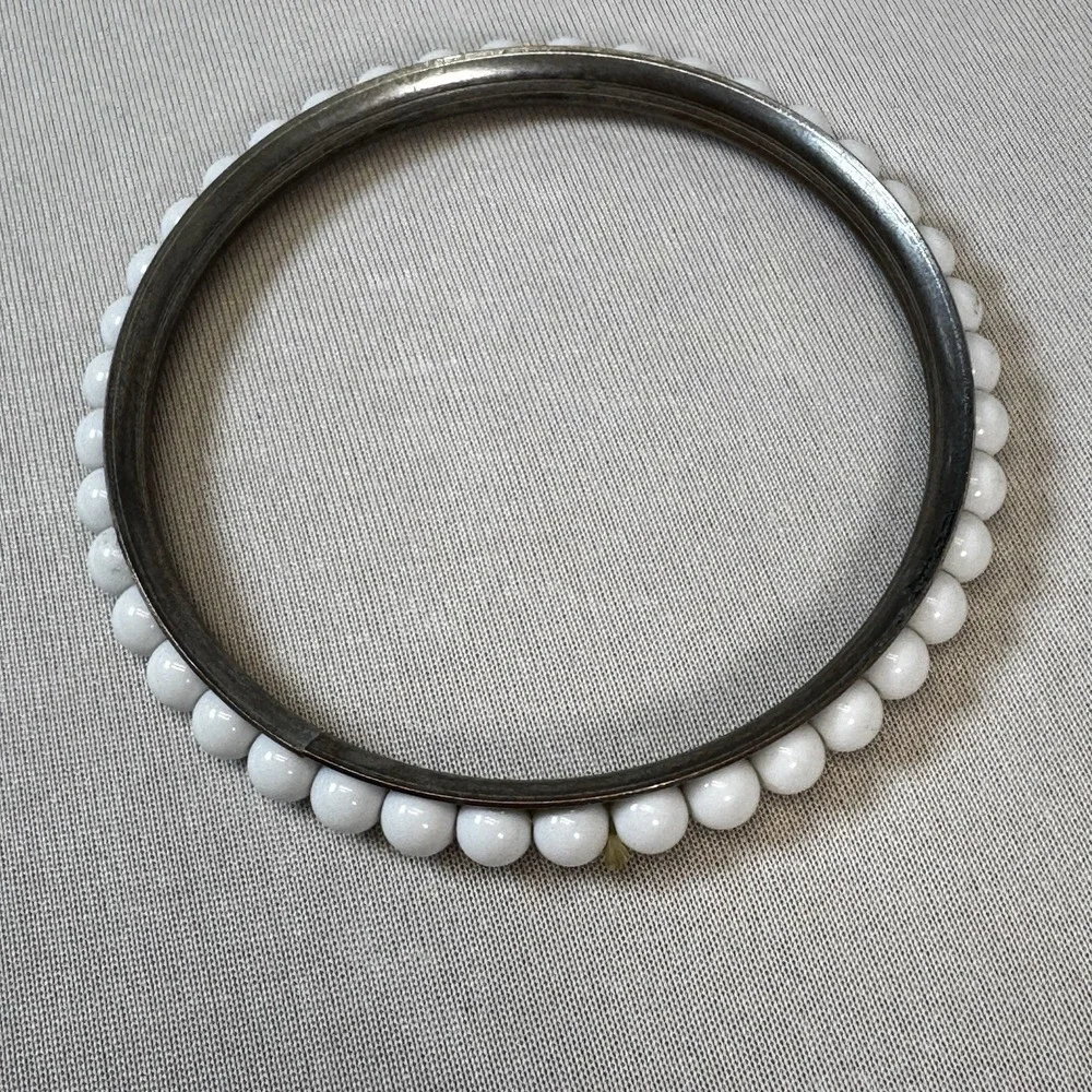Silver Tone‎ Bangle With White Beads On Top
